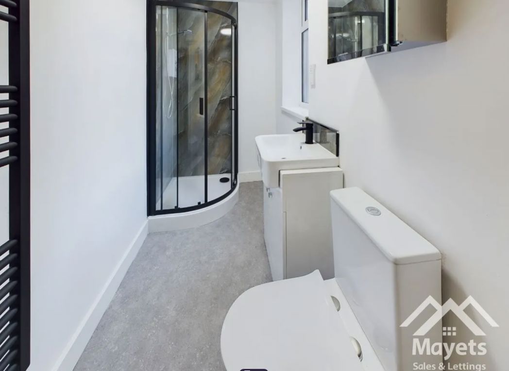 Property image 13 of 22