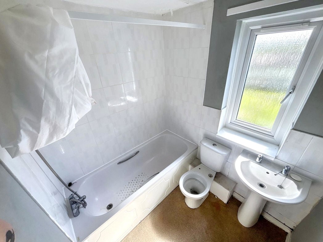 Property image 8 of 9