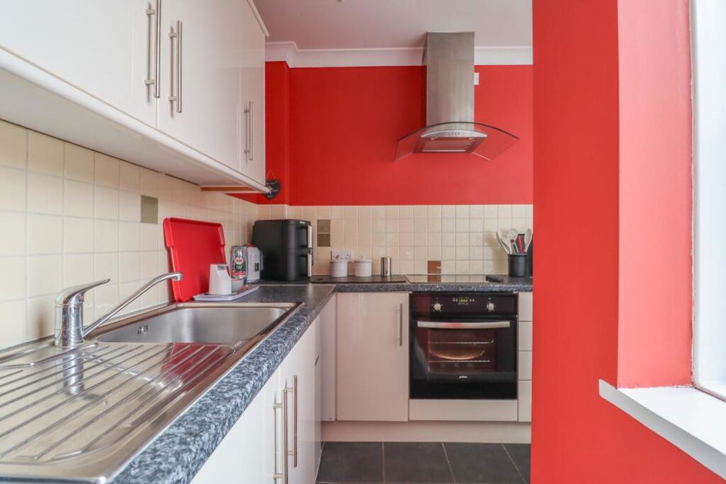 Property image 4 of 11