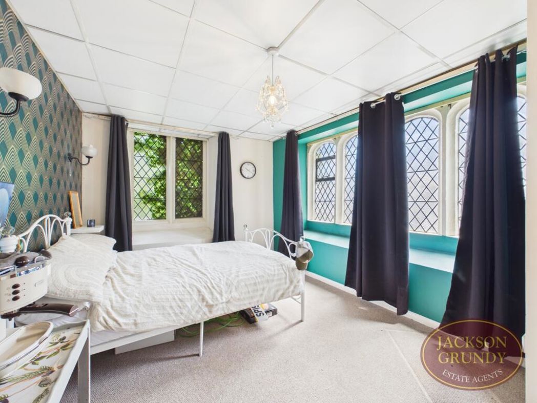 Property image 16 of 18