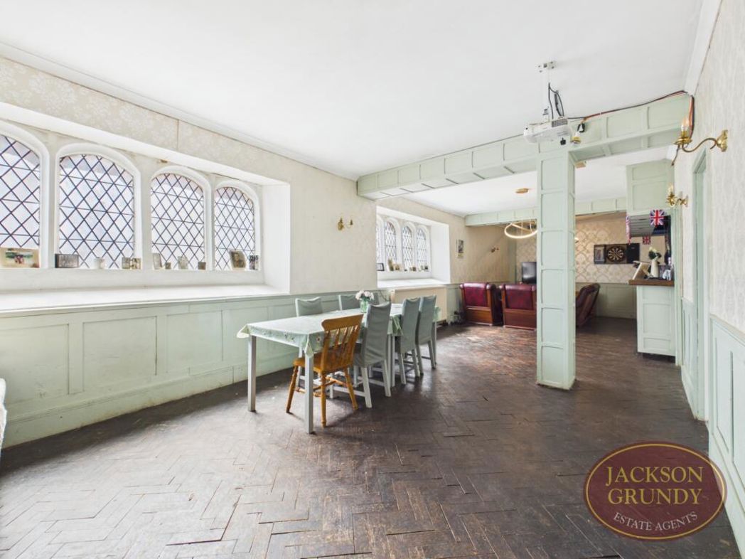 Property image 2 of 18