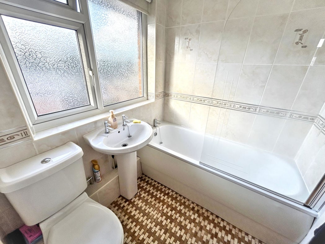 Property image 11 of 16