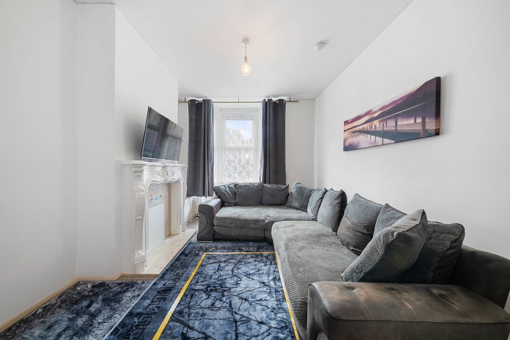 Property image 2 of 8