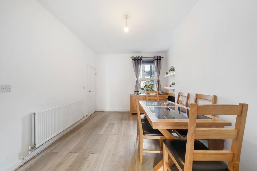 Property image 5 of 8