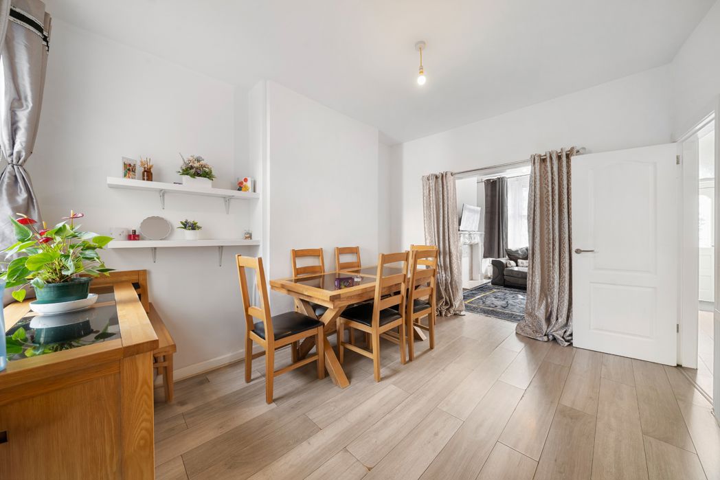 Property image 7 of 8