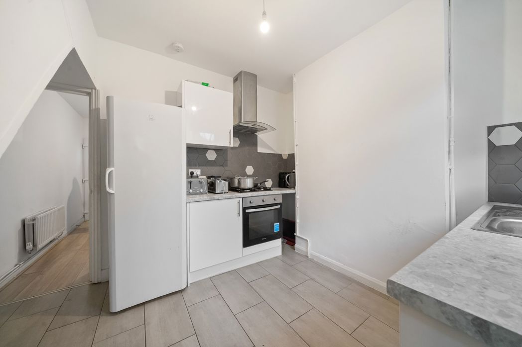 Property image 2 of 11