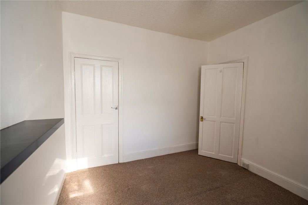 Property image 7 of 9