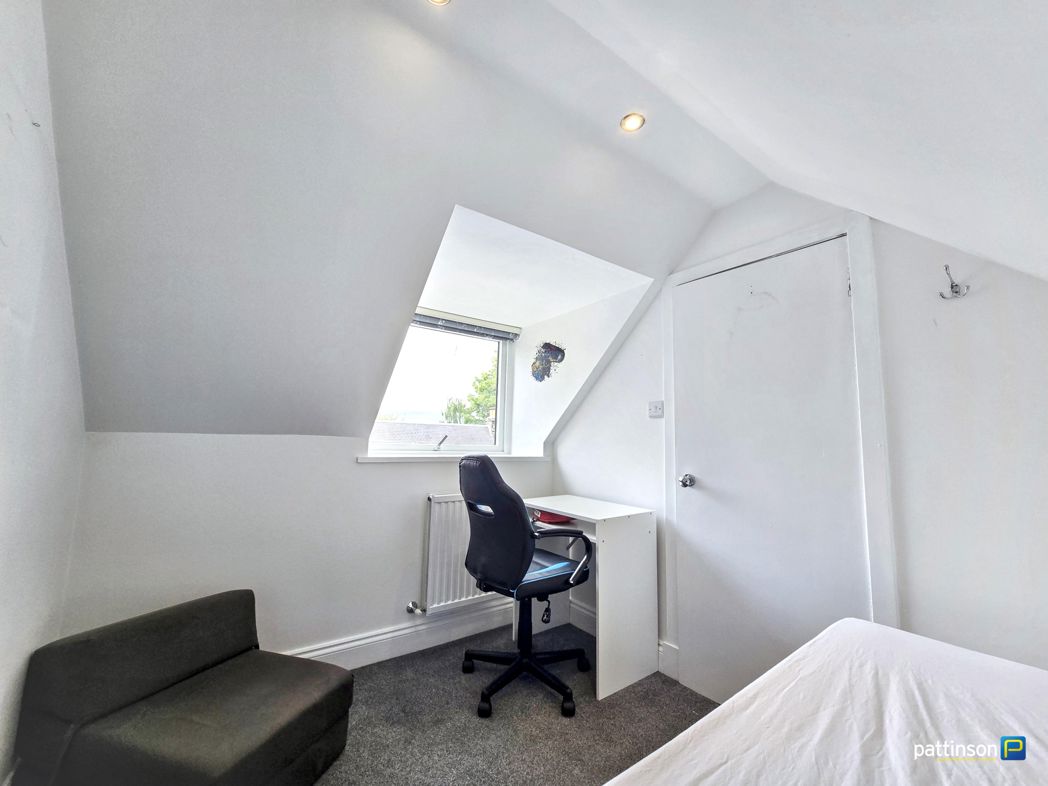 Property image 9 of 43