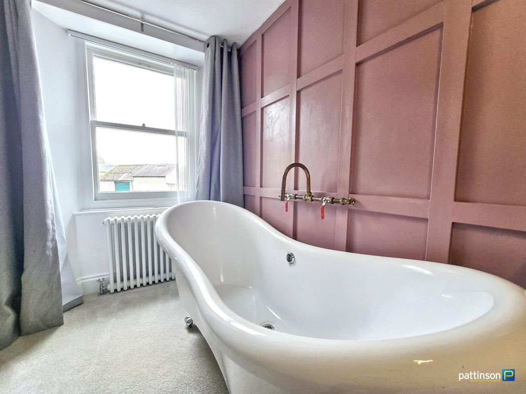 Property image 21 of 43