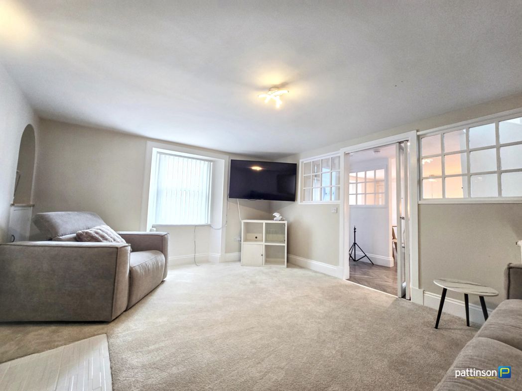 Property image 25 of 43
