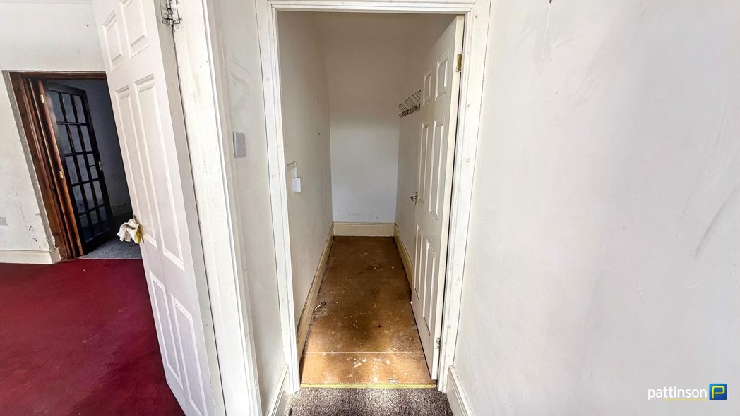 Property image 3 of 17