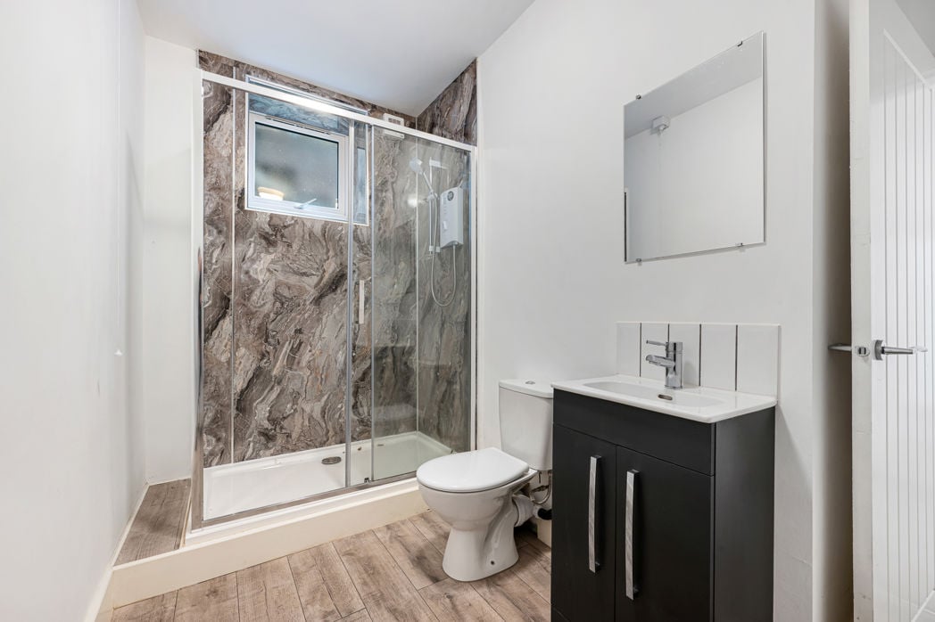 Property image 3 of 38