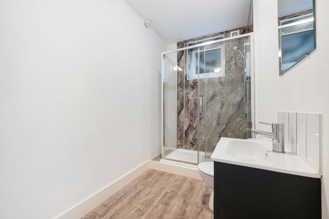 Property image 4 of 38