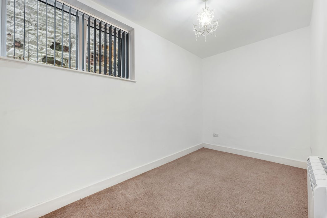 Property image 5 of 38