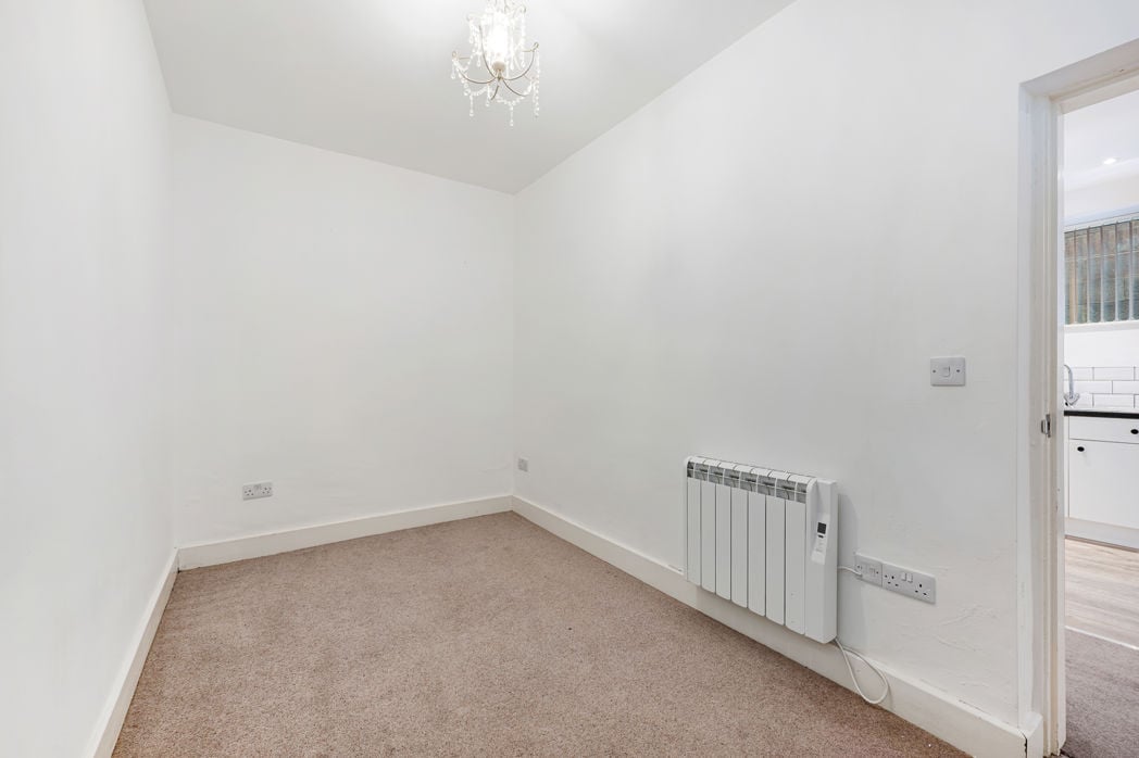 Property image 6 of 38