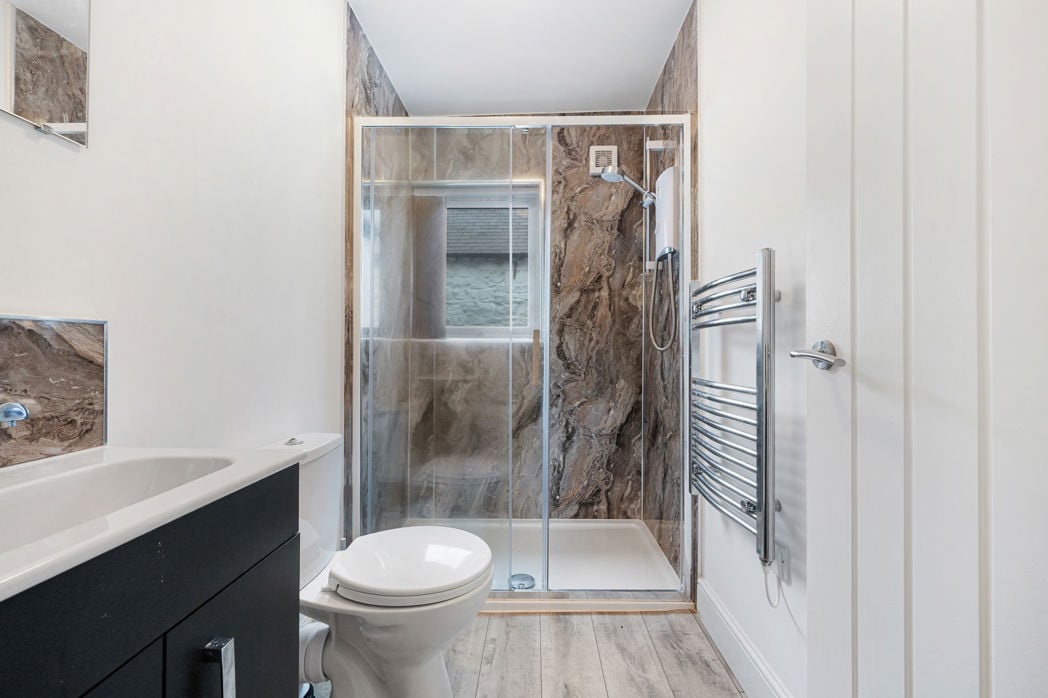 Property image 16 of 38