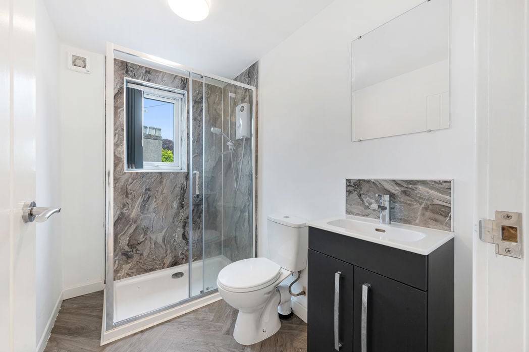 Property image 25 of 38