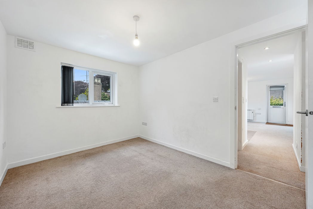 Property image 27 of 38