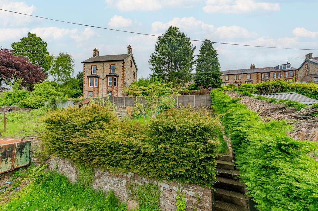 Property image 29 of 38