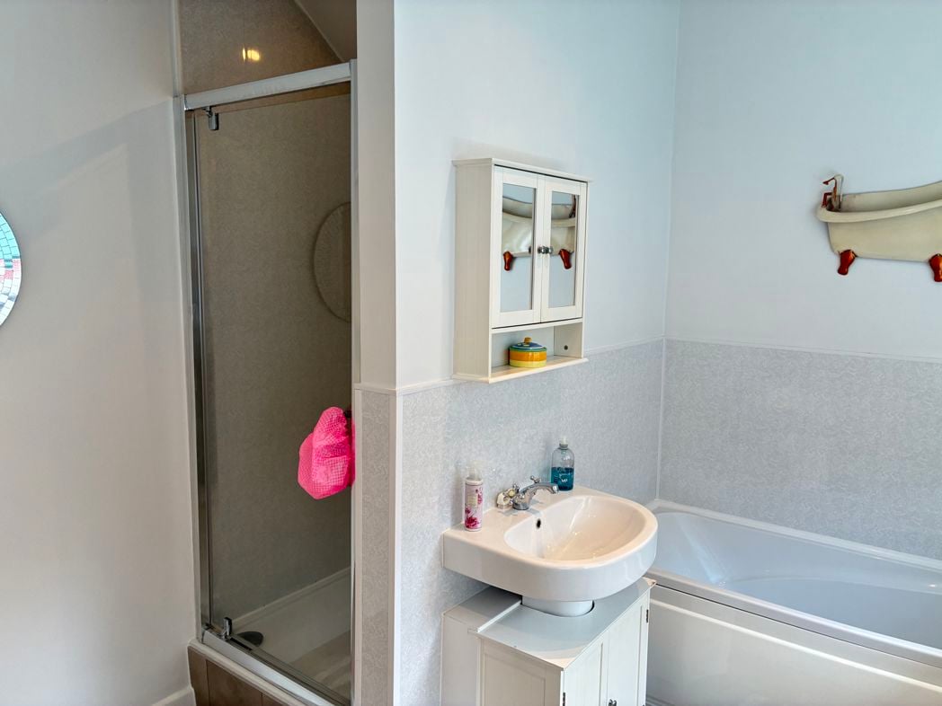 Property image 11 of 15