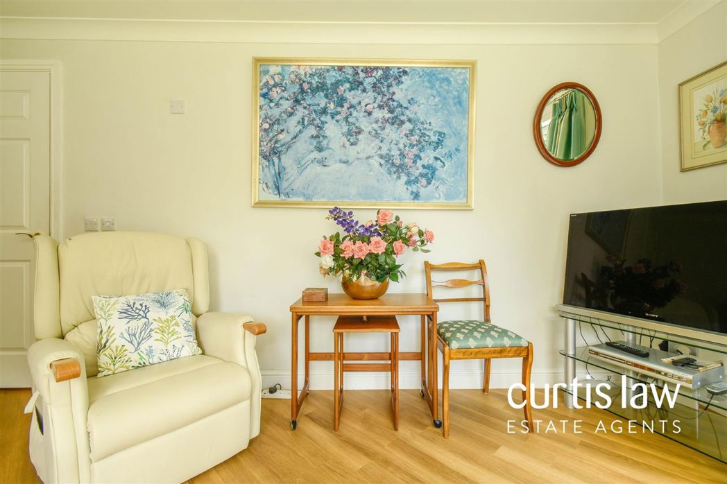 Property image 5 of 21