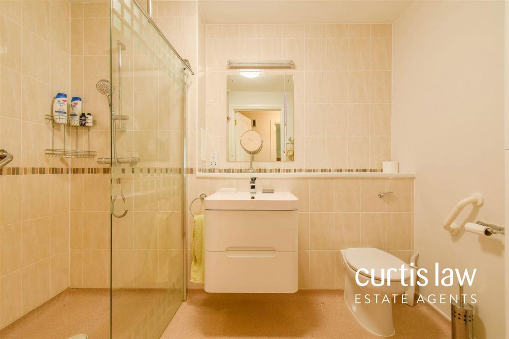 Property image 14 of 21