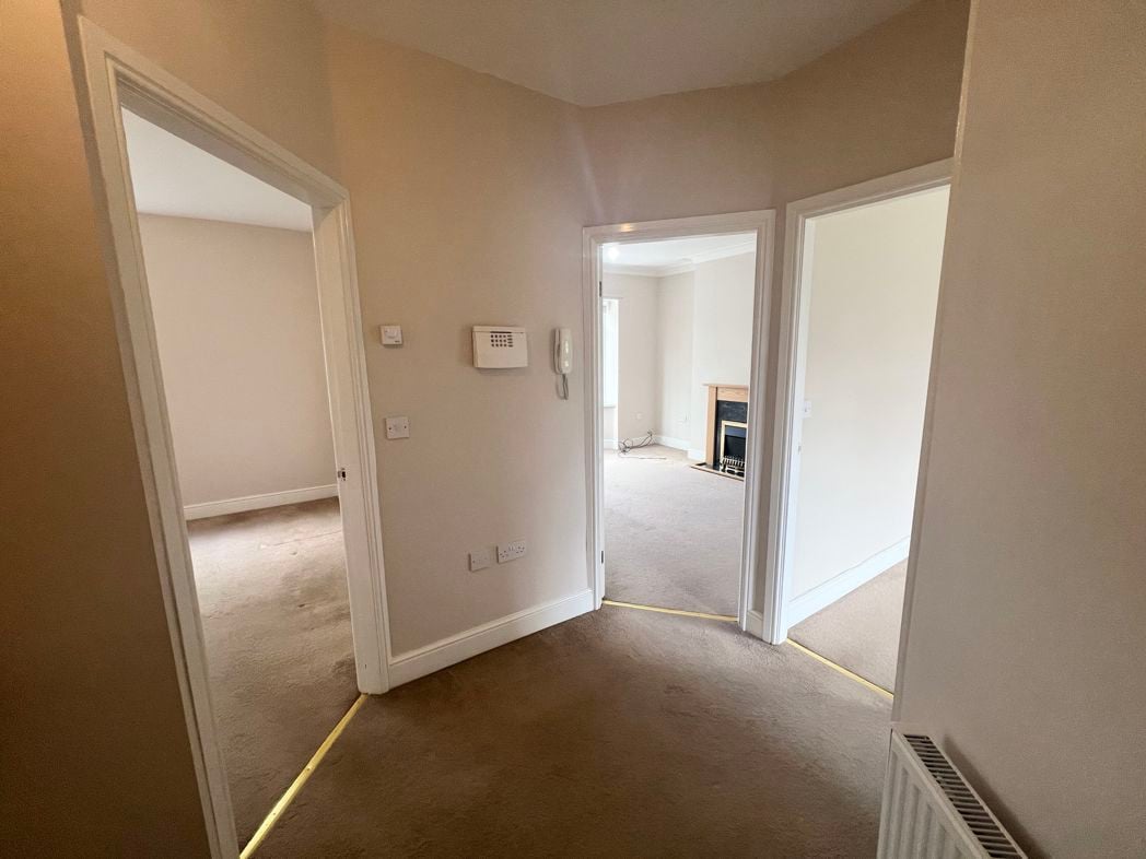 Property image 2 of 8