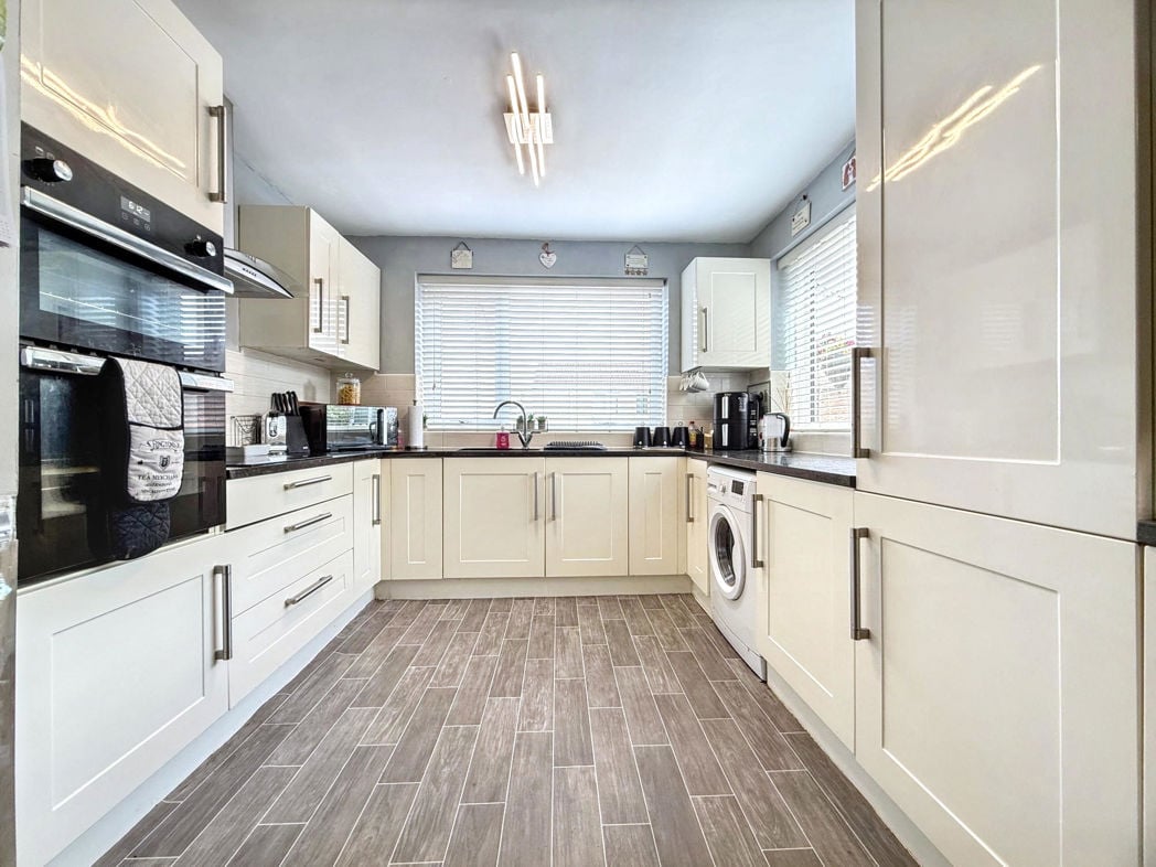 Property image 3 of 22