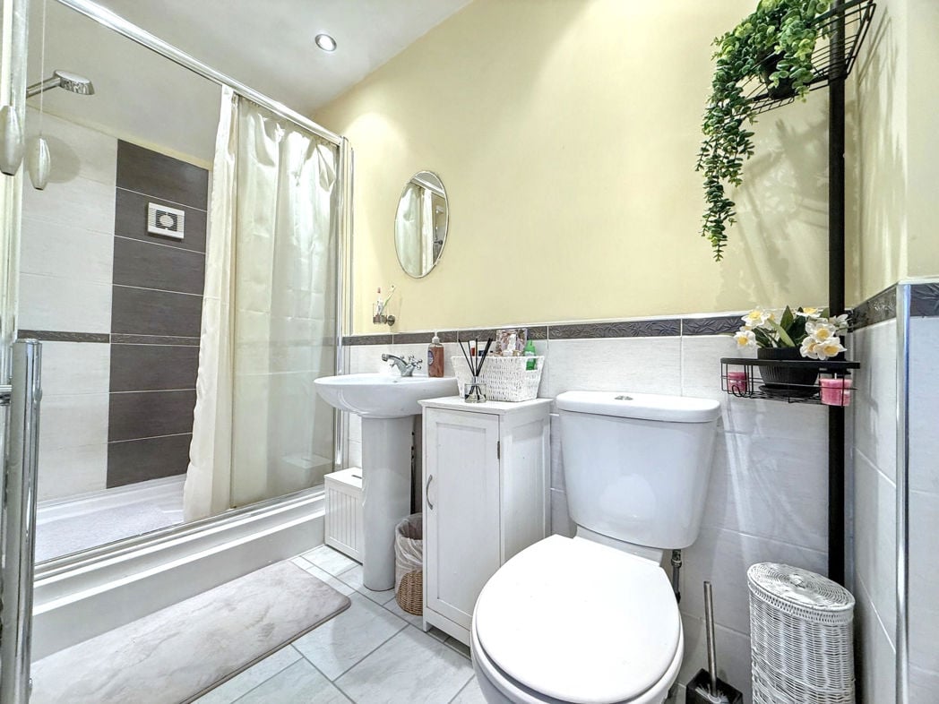 Property image 16 of 22
