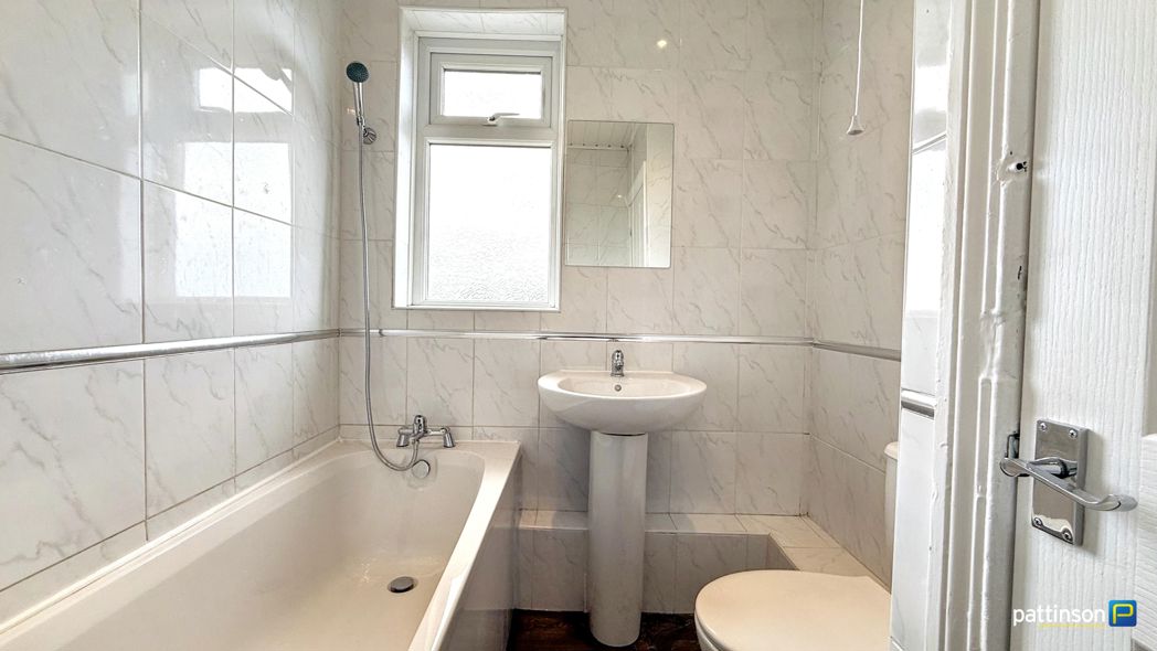Property image 16 of 19