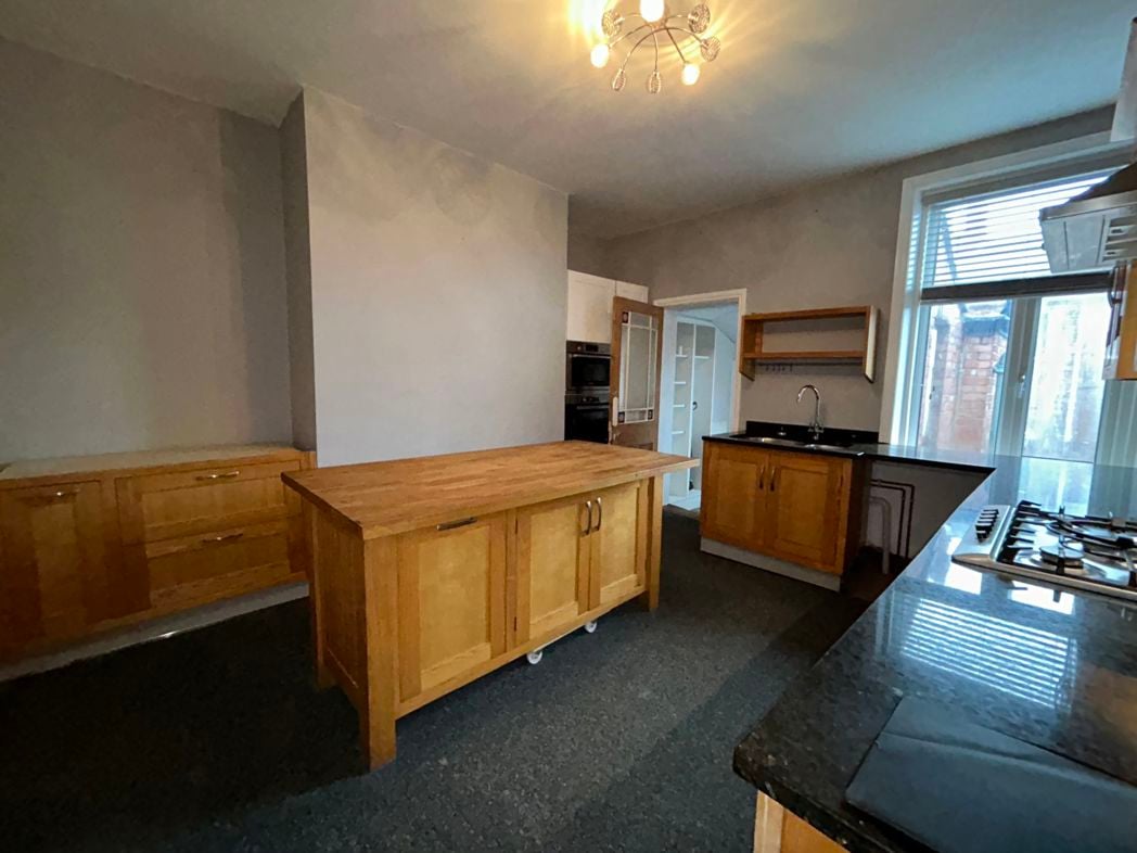 Property image 2 of 10