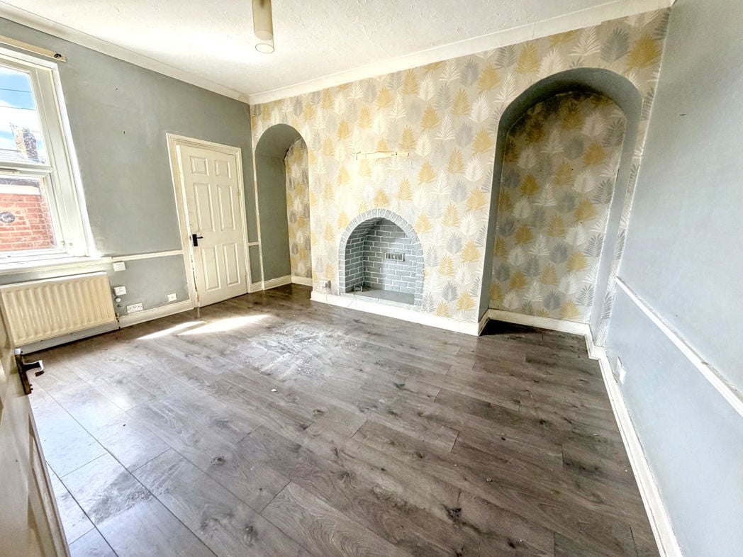 Property image 5 of 8