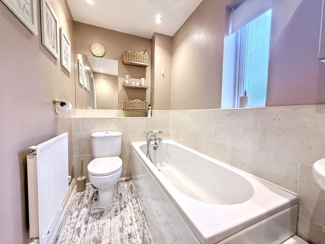 Property image 16 of 19