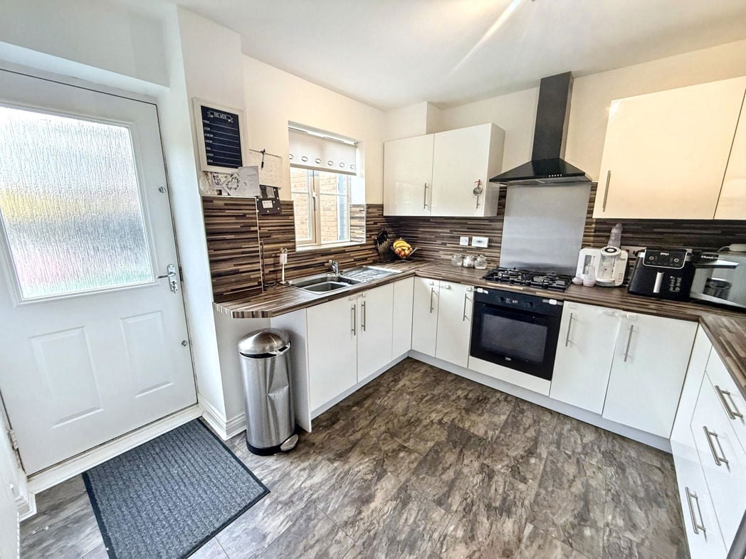 Property image 5 of 19