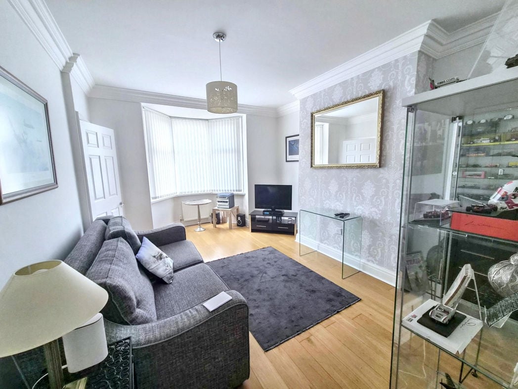 Property image 2 of 11