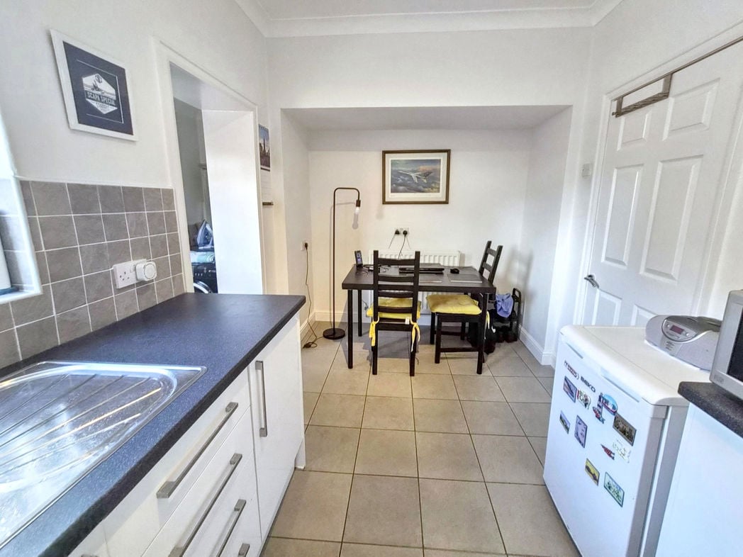 Property image 4 of 11