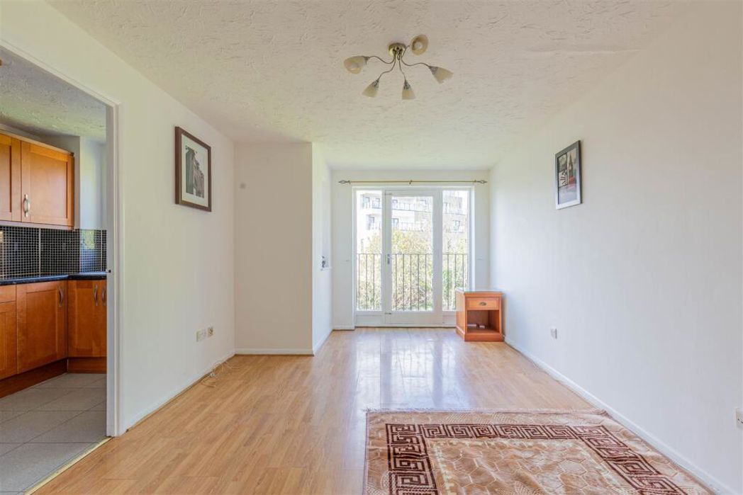 Property image 2 of 10