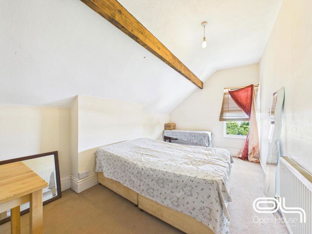 Property image 2 of 9