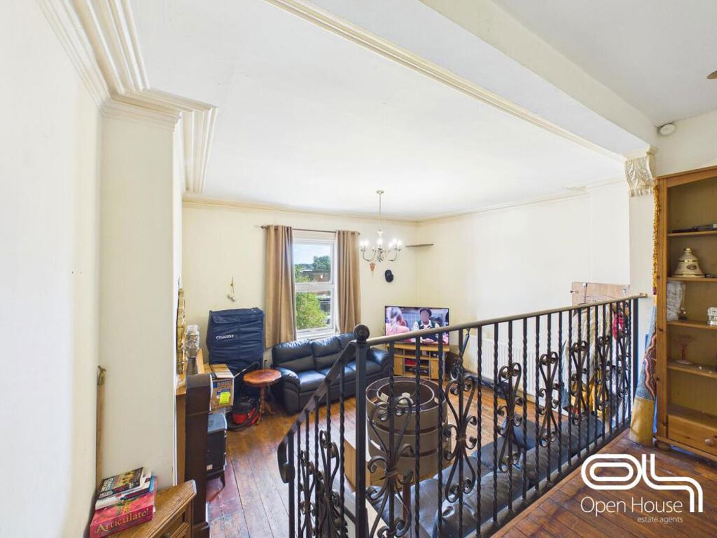 Property image 3 of 9