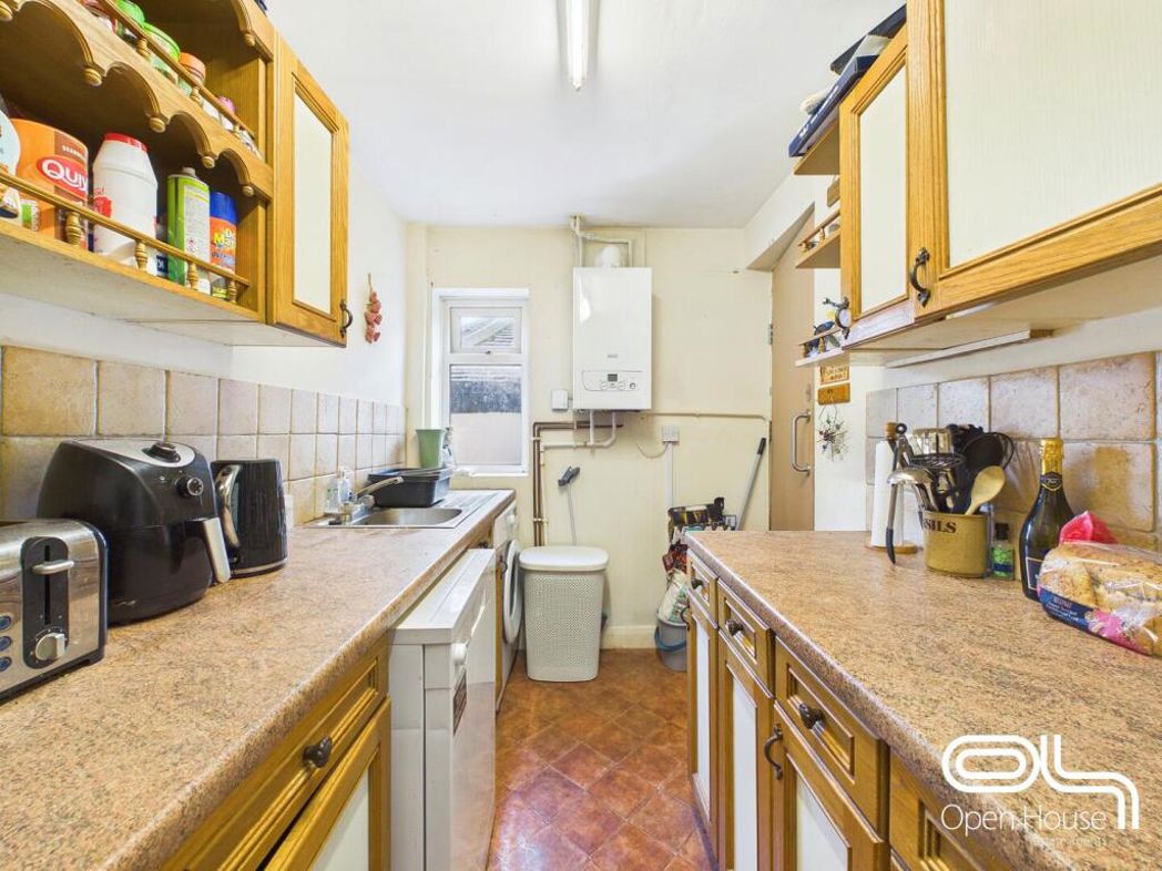 Property image 5 of 9