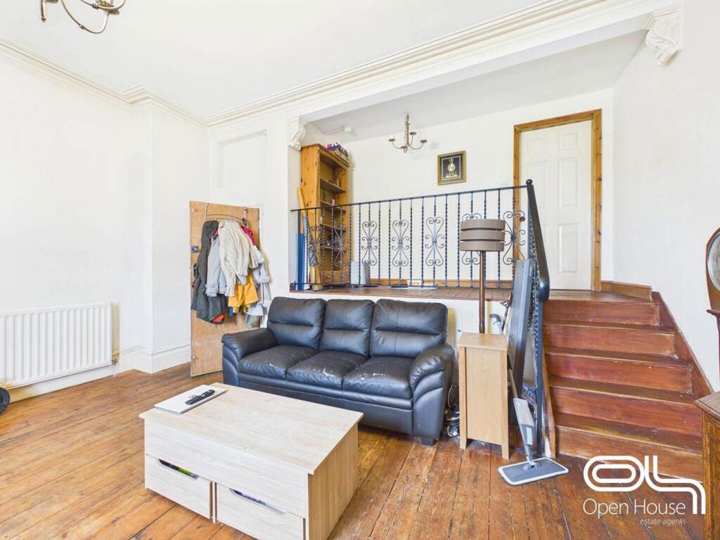 Property image 6 of 9