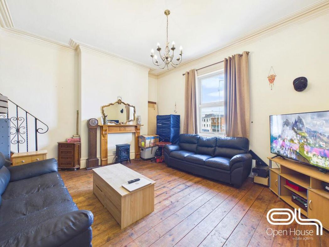 Property image 7 of 9