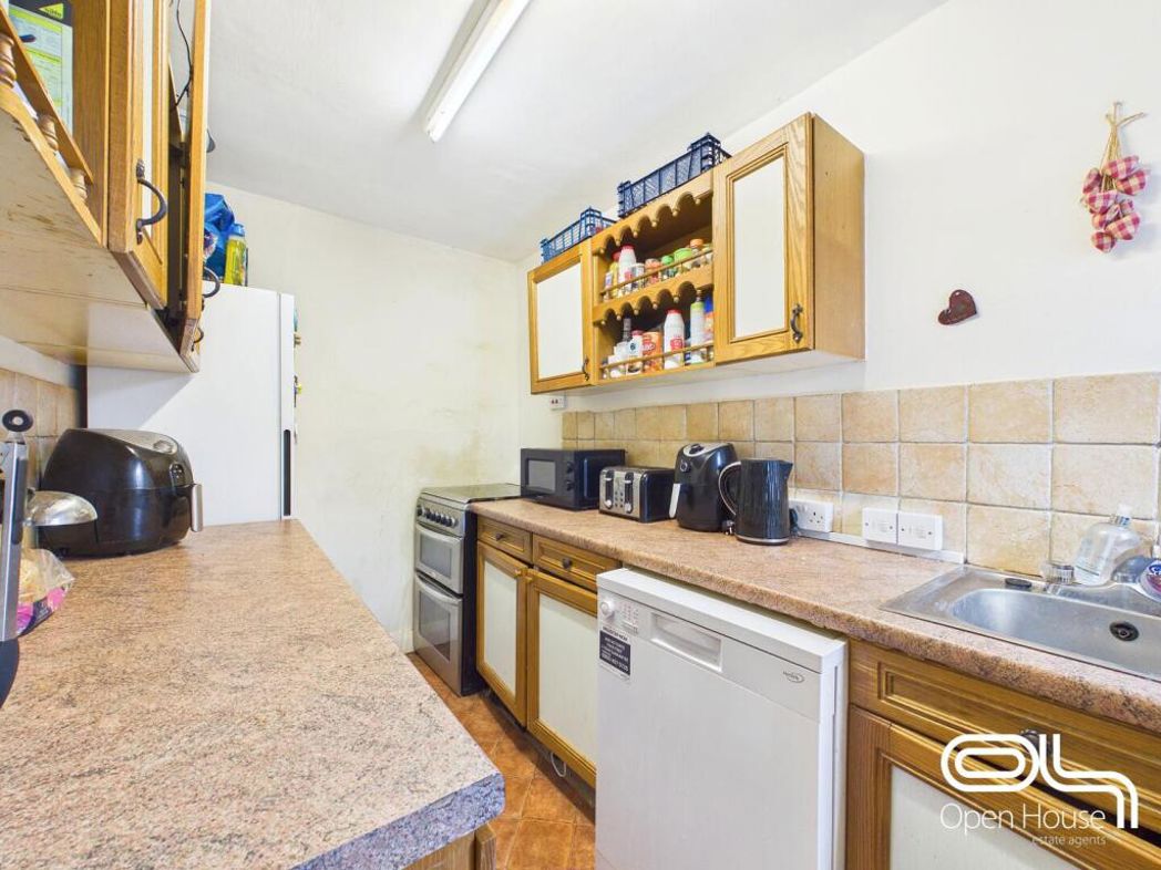 Property image 8 of 9