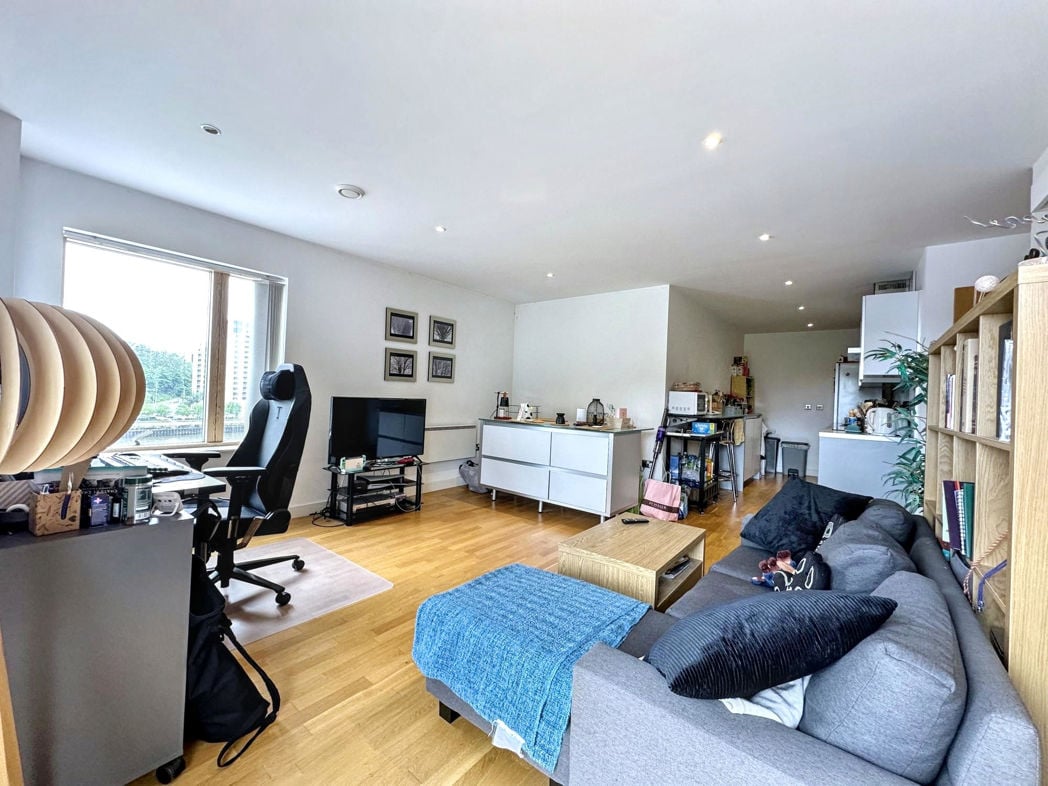 Property image 4 of 13