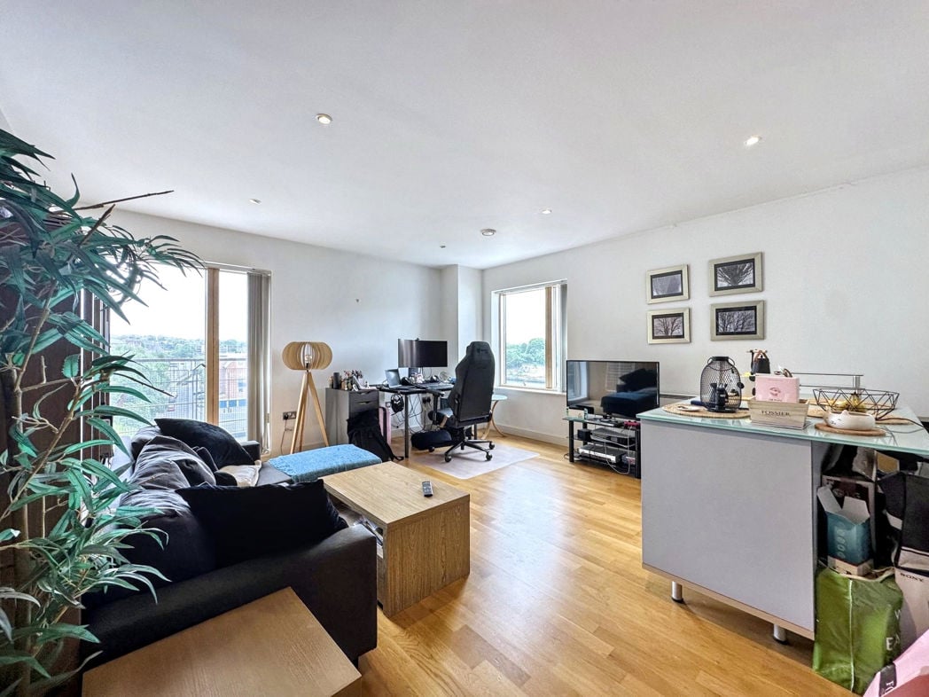 Property image 2 of 13