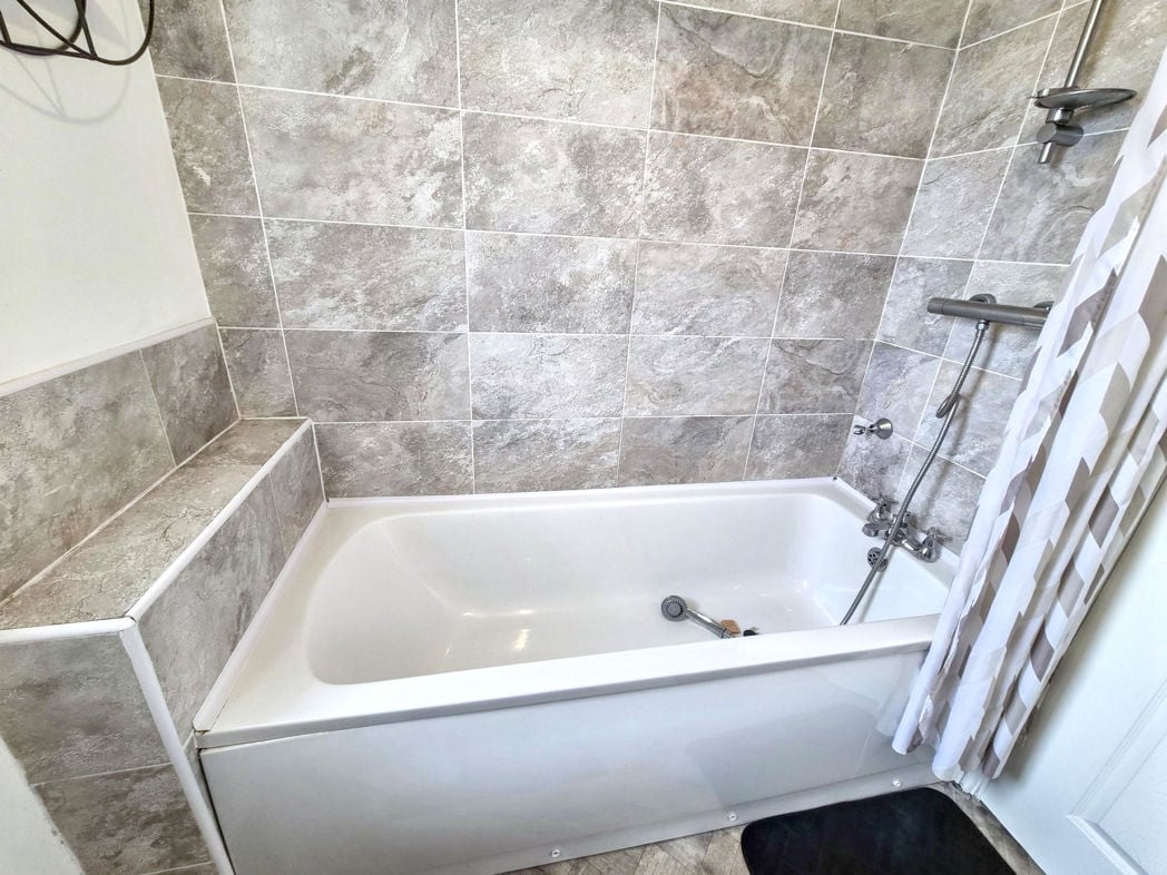 Property image 16 of 21