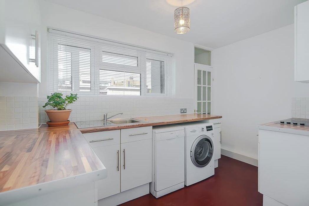 Property image 5 of 8