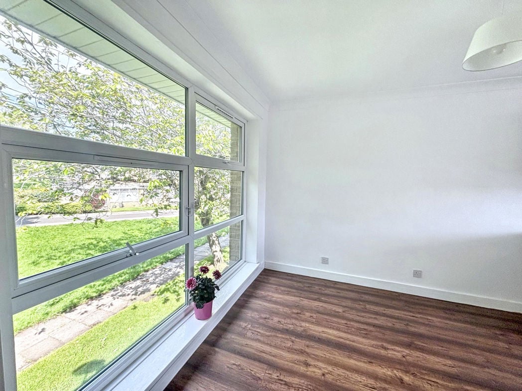 Property image 4 of 11