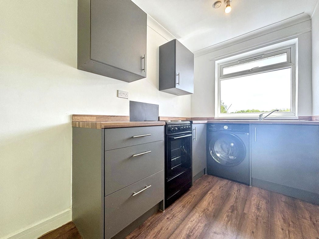 Property image 5 of 11