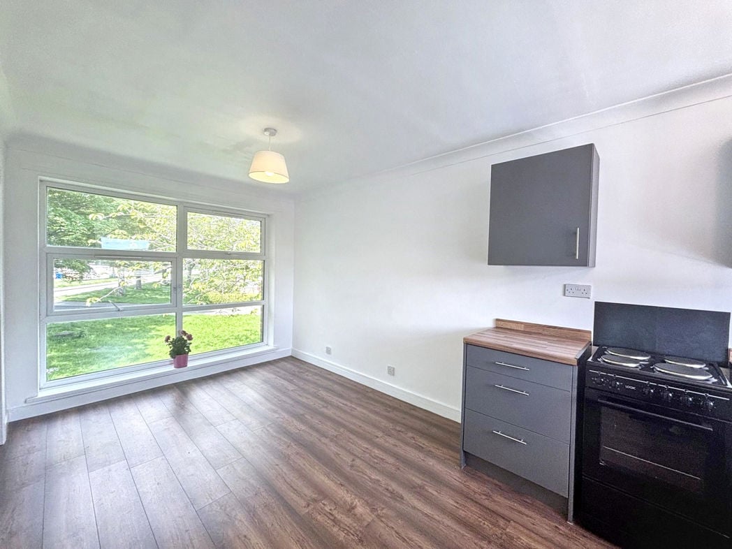 Property image 6 of 11